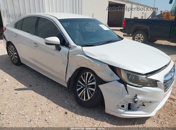 4S3BNAC63J3040184 2018 SUBARU LEGACY White Դիմացի տեսք