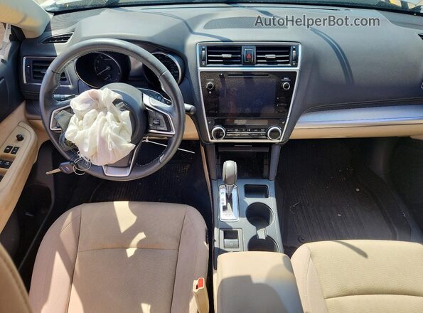 4S3BNAC64J3034605 2018 SUBARU LEGACY Gold Առջևի վահանակի տեսք