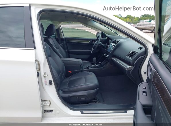 4S3BNAK69J3034035 2018 SUBARU LEGACY White Front interior view