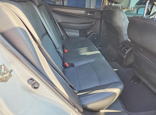 4S3BNAN61G3061556 2016 SUBARU LEGACY White Հետևի նստատեղերի տեսք