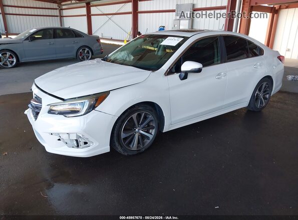 4S3BNAN61J3013871 2018 SUBARU LEGACY White Vista tres cuartos delantera izquierda