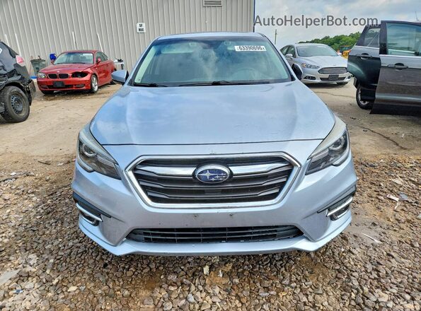 4S3BNAN67J3031257 2018 SUBARU LEGACY Silver Widok z przodu