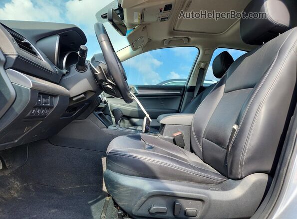 4S3BNAN67J3031257 2018 SUBARU LEGACY Silver Widok wnętrza z przodu