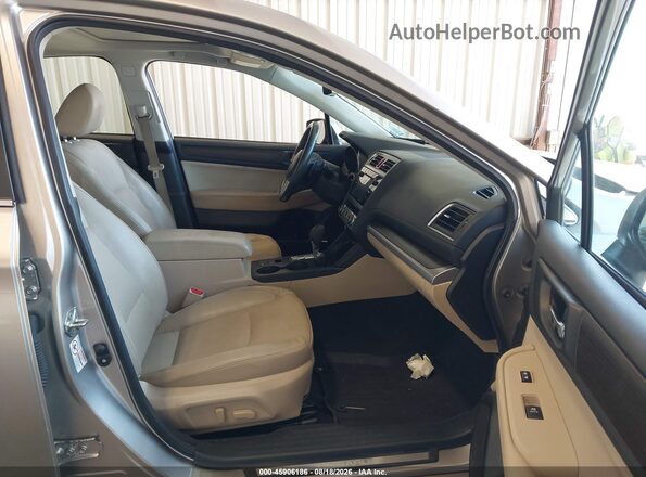 4S3BNAN6XH3008825 2017 SUBARU LEGACY Gold Вид салону спереду