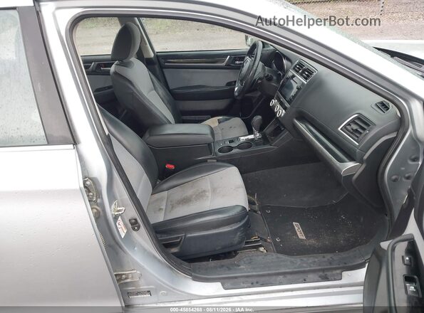 4S3BNAR69H3036819 2017 SUBARU LEGACY Серебряный Вид салона спереди