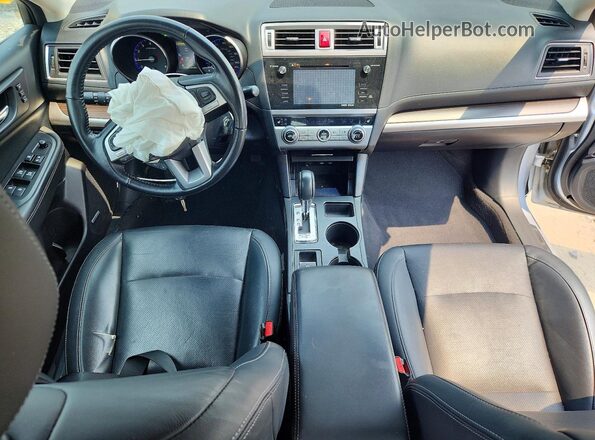 4S3BNBJ65G3029642 2016 SUBARU LEGACY Серебряный Вид панели приборов