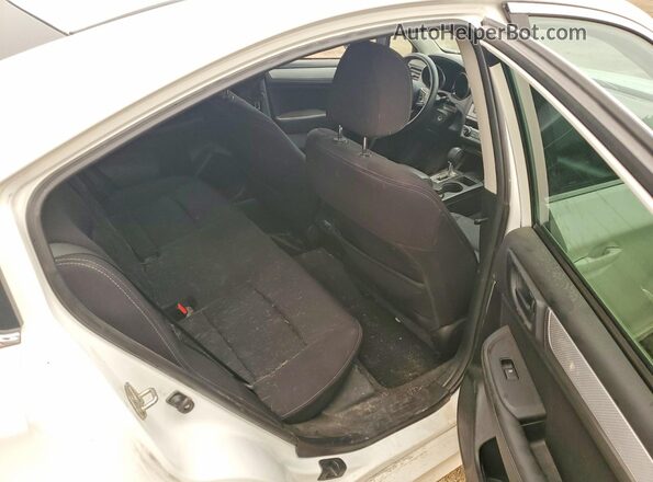 4S3BNDA60J3043032 2018 SUBARU LEGACY White Widok tylnych siedzeń
