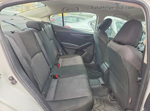 4S3GKAA64J3606015 2018 SUBARU IMPREZA White Widok tylnych siedzeń