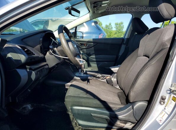 4S3GKAA64K3627724 2019 SUBARU IMPREZA Silver წინა სალონის ხედი
