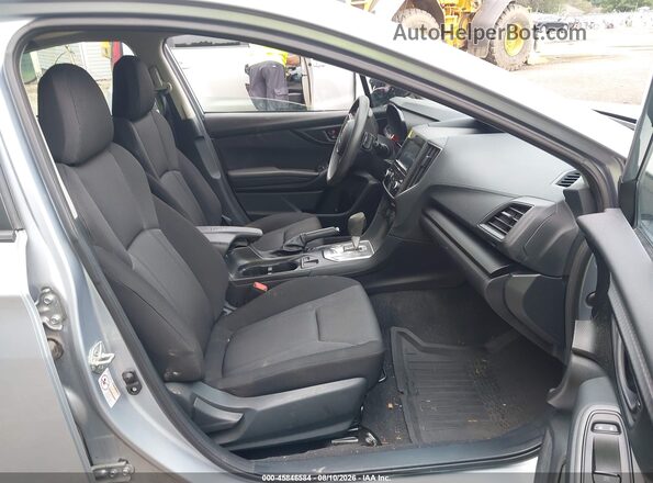 4S3GKAB61K3623967 2019 SUBARU IMPREZA Серебряный Вид салона спереди