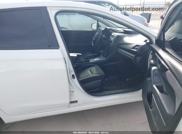4S3GTAA65K3729644 2019 SUBARU IMPREZA White წინა სალონის ხედი
