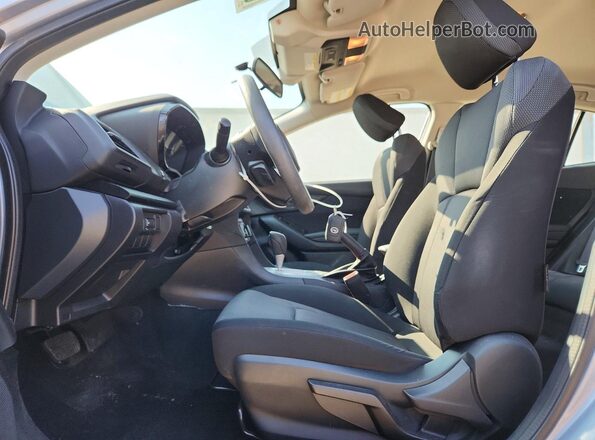 4S3GTAB61L3707172 2020 SUBARU IMPREZA Gray Vista interior delantera