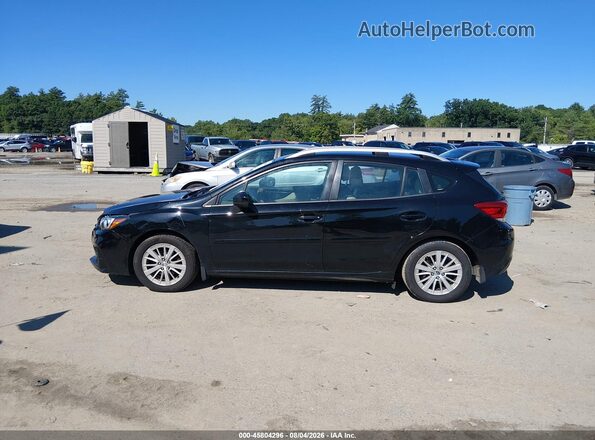 4S3GTAB65J3700528 2018 SUBARU IMPREZA Black 360 interior view