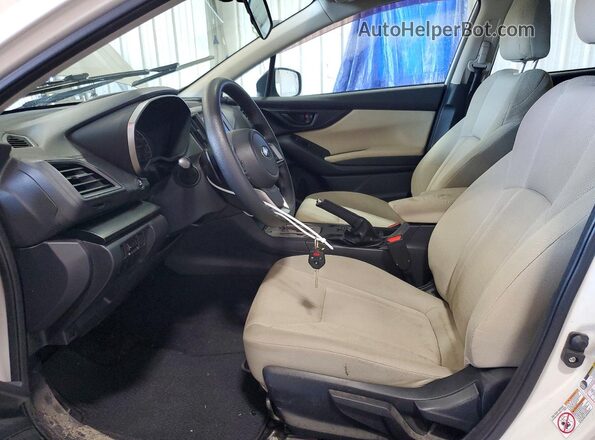 4S3GTAB69J3735993 2018 SUBARU IMPREZA White Вид салону спереду