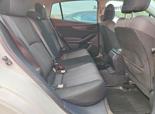 4S3GTAC67K3732509 2019 SUBARU IMPREZA White Vista interior trasera