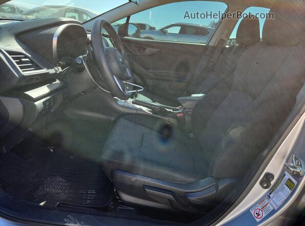 4S3GTAD60H3722931 2017 SUBARU IMPREZA Silver Widok wnętrza z przodu