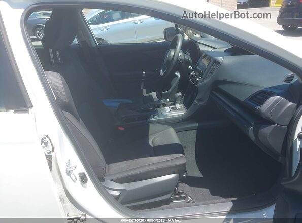 4S3GTAD60N3717062 2022 SUBARU IMPREZA White წინა სალონის ხედი