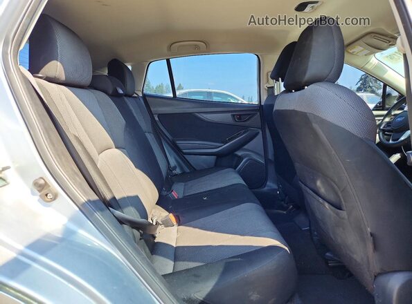 4S3GTAD62J3743303 2018 SUBARU IMPREZA Silver Սալոնի հետևի տեսք