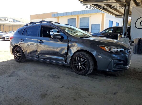 4S3GTAD67J3700835 2018 SUBARU IMPREZA Gray Delantero derecho
