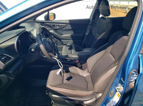4S3GTAM62H3731159 2017 SUBARU IMPREZA Blue Вид салону спереду