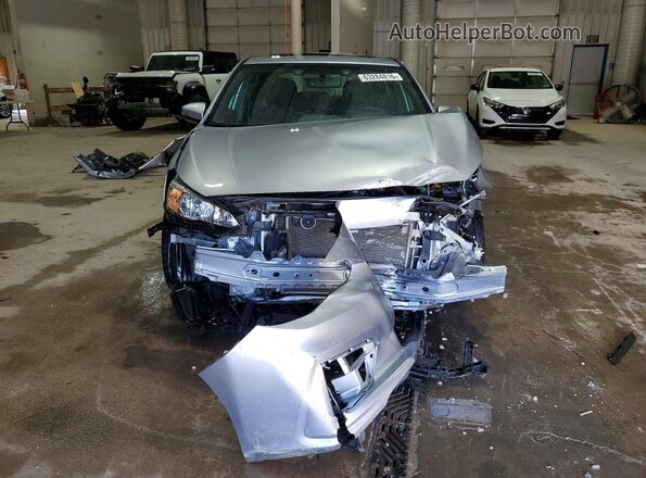 4S3GTAM62H3740041 2017 SUBARU IMPREZA Серебряный Вид спереди