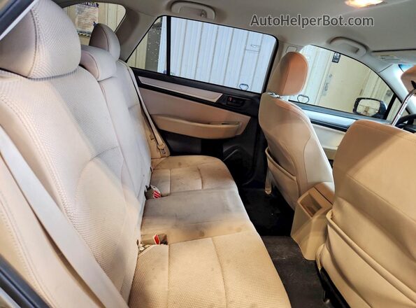 4S4BSAAC2H3289499 2017 SUBARU OUTBACK Silver Widok wnętrza z tyłu