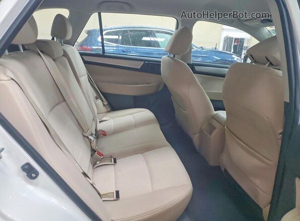 4S4BSAAC6H3258529 2017 SUBARU OUTBACK White Widok wnętrza z tyłu