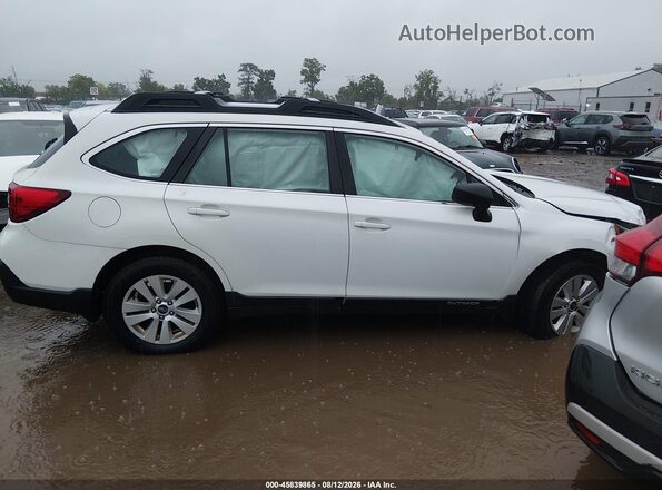 4S4BSAACXJ3308001 2018 SUBARU OUTBACK White Widok wnętrza z tyłu