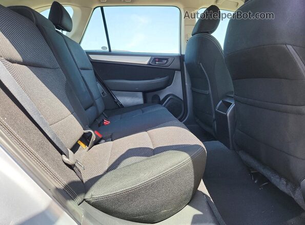 4S4BSABCXK3266817 2019 SUBARU OUTBACK Silver Vista interior trasera