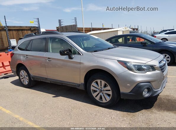 4S4BSACC0J3391015 2018 SUBARU OUTBACK Gold Widok wnętrza z tyłu