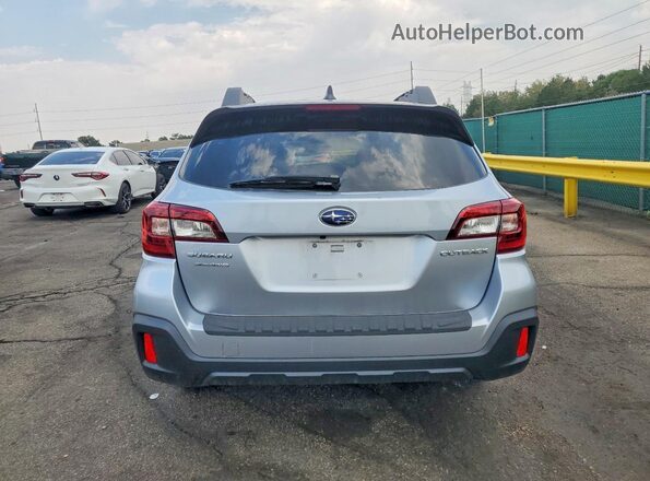 4S4BSACC5J3221183 2018 SUBARU OUTBACK Серебряный Вид сзади