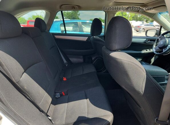 4S4BSADC0J3357784 2018 SUBARU OUTBACK White Widok tylnych siedzeń