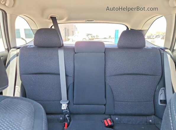 4S4BSAFC3H3322972 2017 SUBARU OUTBACK White Widok tylnych siedzeń