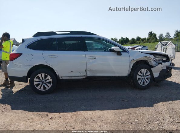4S4BSAFC4G3200832 2016 SUBARU OUTBACK White Вид задньої частини салону
