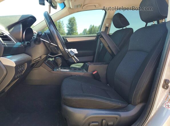4S4BSAFC6H3202003 2017 SUBARU OUTBACK Silver Սալոնի դիմացի տեսք