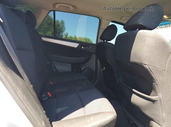 4S4BSAFC6H3202003 2017 SUBARU OUTBACK Silver Սալոնի հետևի տեսք