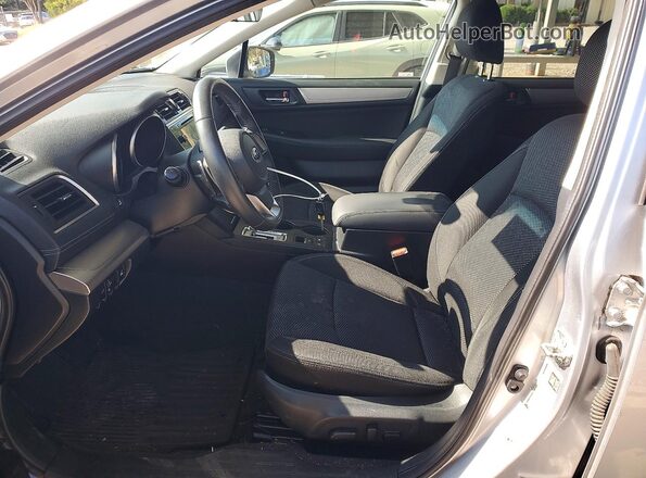 4S4BSAFCXJ3201104 2018 SUBARU OUTBACK Silver Вид салону спереду
