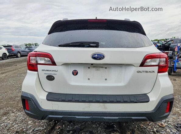 4S4BSAHC5K3231805 2019 SUBARU OUTBACK White Հետևի տեսք