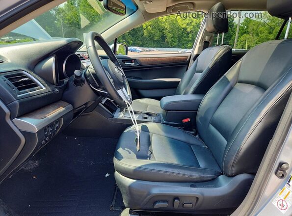 4S4BSAKC0H3226724 2017 SUBARU OUTBACK Silver Front interior view