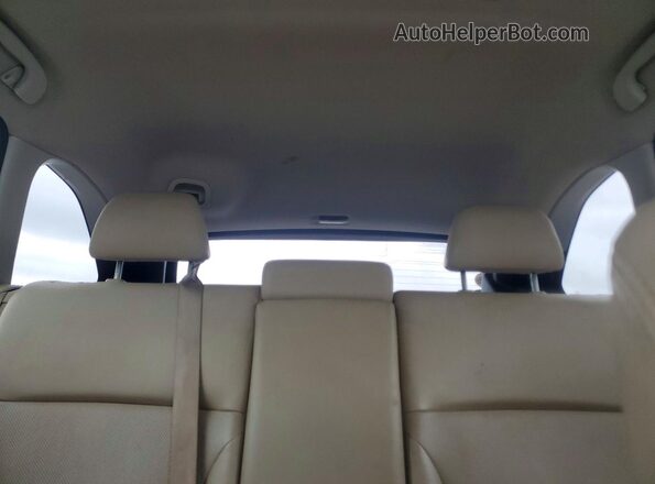 4S4BSAKC6H3245827 2017 SUBARU OUTBACK White Widok tylnych siedzeń