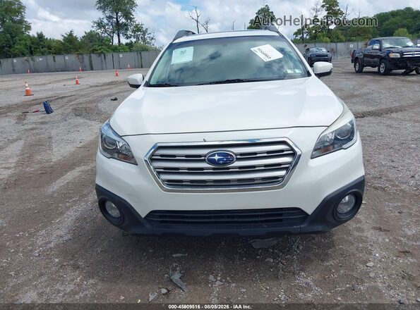 4S4BSAKCXH3329360 2017 SUBARU OUTBACK White Rear interior view