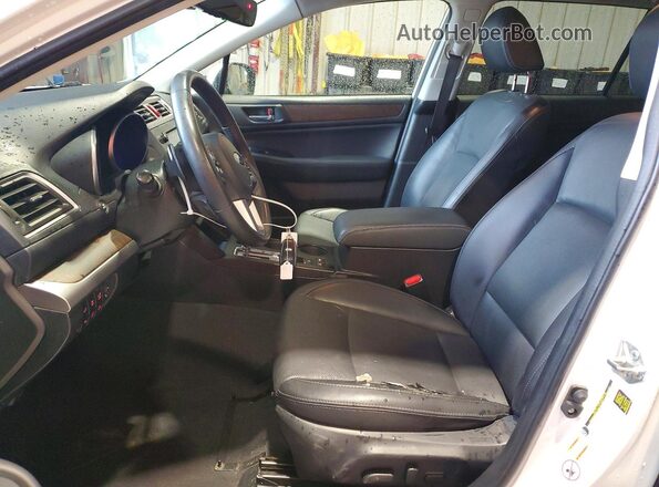 4S4BSANC0H3394827 2017 SUBARU OUTBACK White Widok wnętrza z przodu