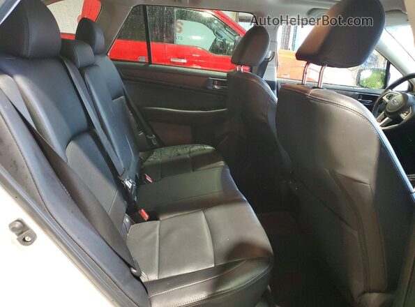 4S4BSANC0H3394827 2017 SUBARU OUTBACK White Widok wnętrza z tyłu