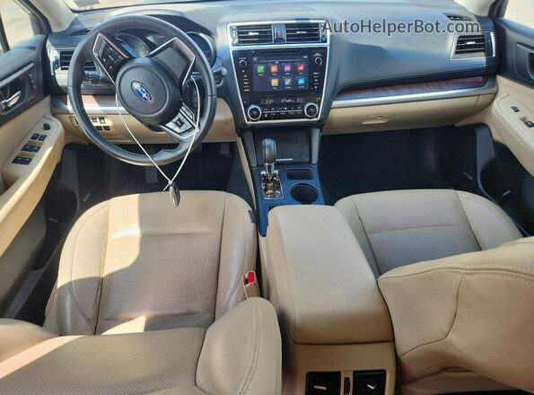 4S4BSANC2J3333405 2018 SUBARU OUTBACK Silver Առջևի վահանակի տեսք