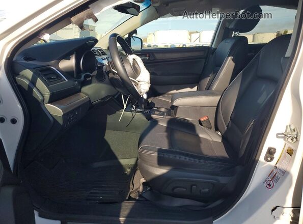 4S4BSANC3J3347846 2018 SUBARU OUTBACK White Вид салону спереду