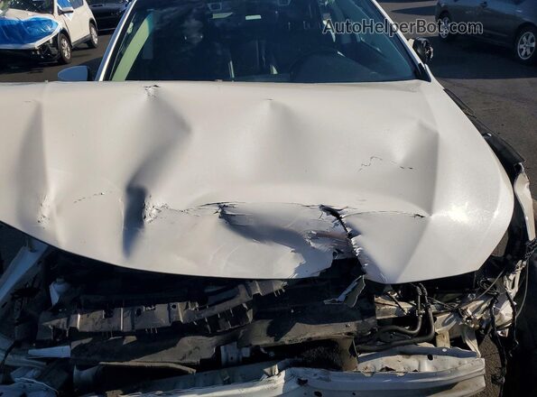 4S4BSANC3J3347846 2018 SUBARU OUTBACK White Вид підкапотного простору