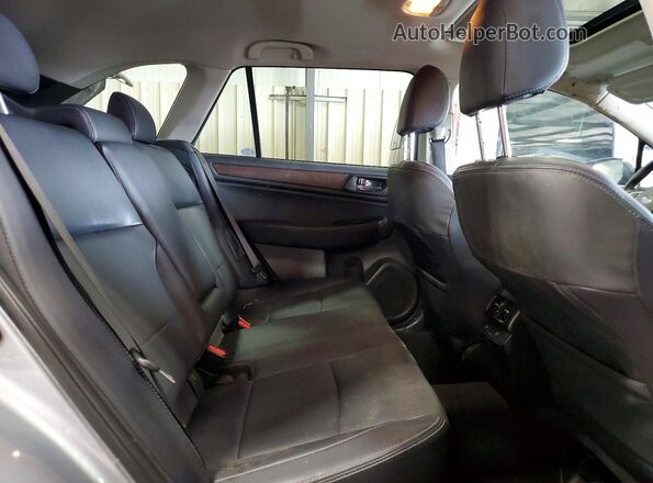 4S4BSANC6H3398204 2017 SUBARU OUTBACK Silver Вид задньої частини салону