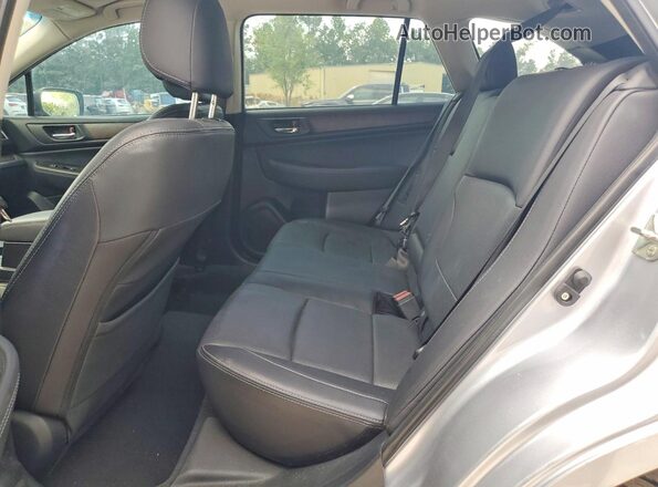 4S4BSANC7H3397658 2017 SUBARU OUTBACK Silver Widok wnętrza z tyłu
