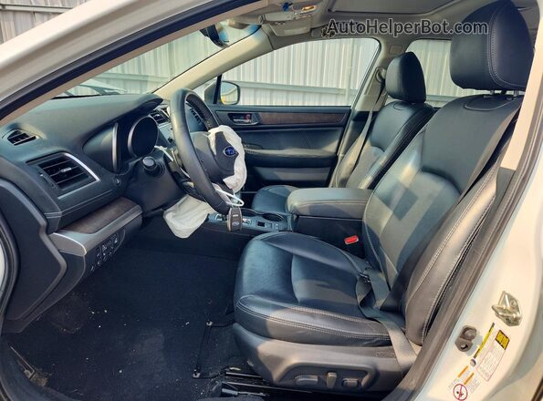 4S4BSANC7K3358396 2019 SUBARU OUTBACK White Front interior view