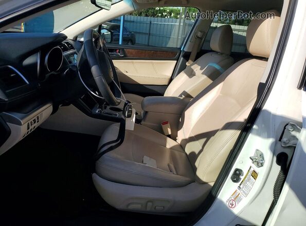 4S4BSANCXJ3240731 2018 SUBARU OUTBACK White წინა სალონის ხედი